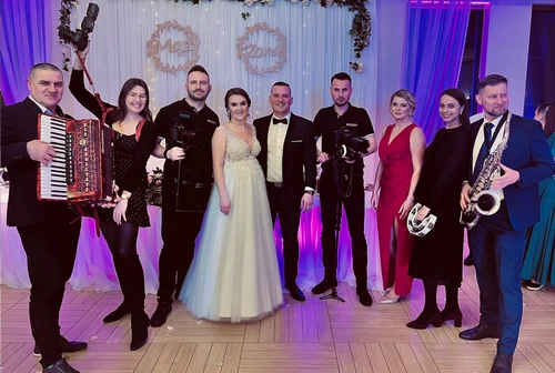 Reportaż ślubny w Solcu Kujawskim – emocje i radość podczas przyjęcia weselnego nad morzem.