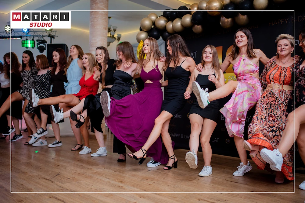 Sesja osiemnastkowa we Wrześni – subtelne i naturalne portrety urodzinowe.