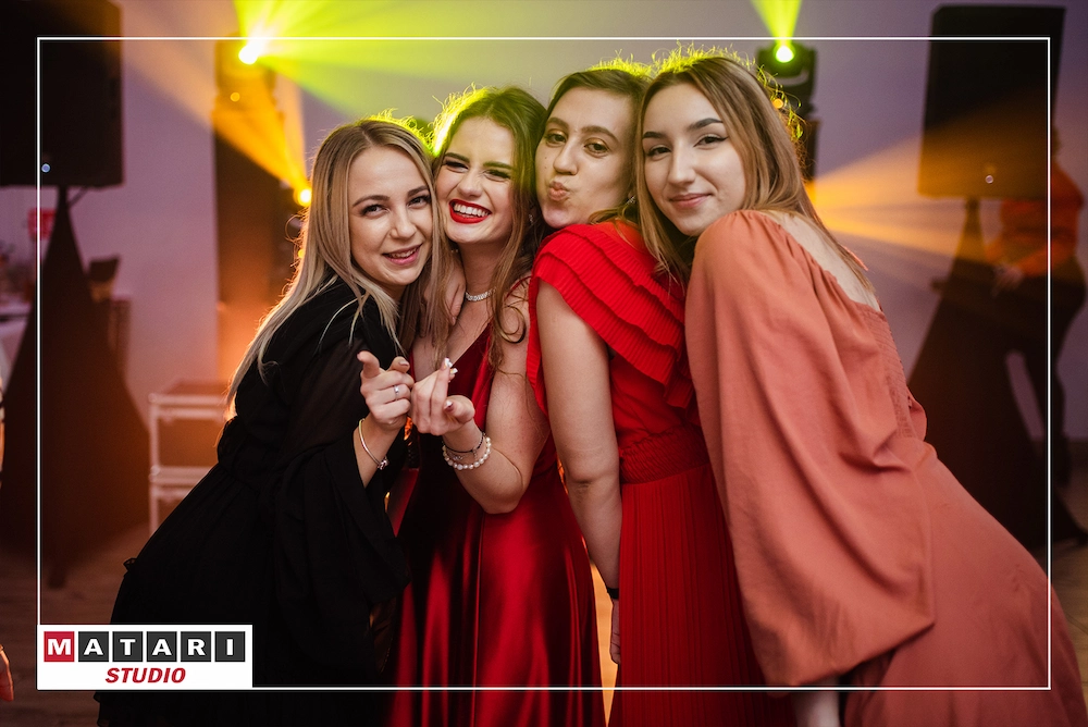 Kamerzysta na osiemnastkę w Toruniu - emocje na parkiecie