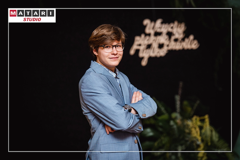 Fotografia urodzinowa w Kruszwicy – eleganckie ujęcia dekoracji i detali.