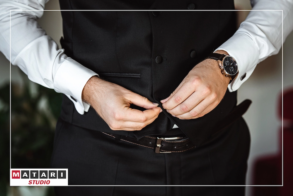 Emocje Pana Młodego przed ślubem na profesjonalnej fotografii