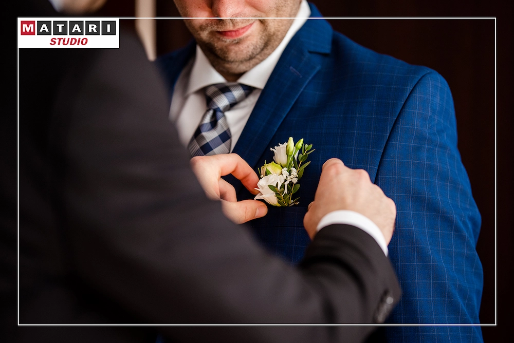 Panna Młoda podczas przygotowań uchwycona przez fotografa