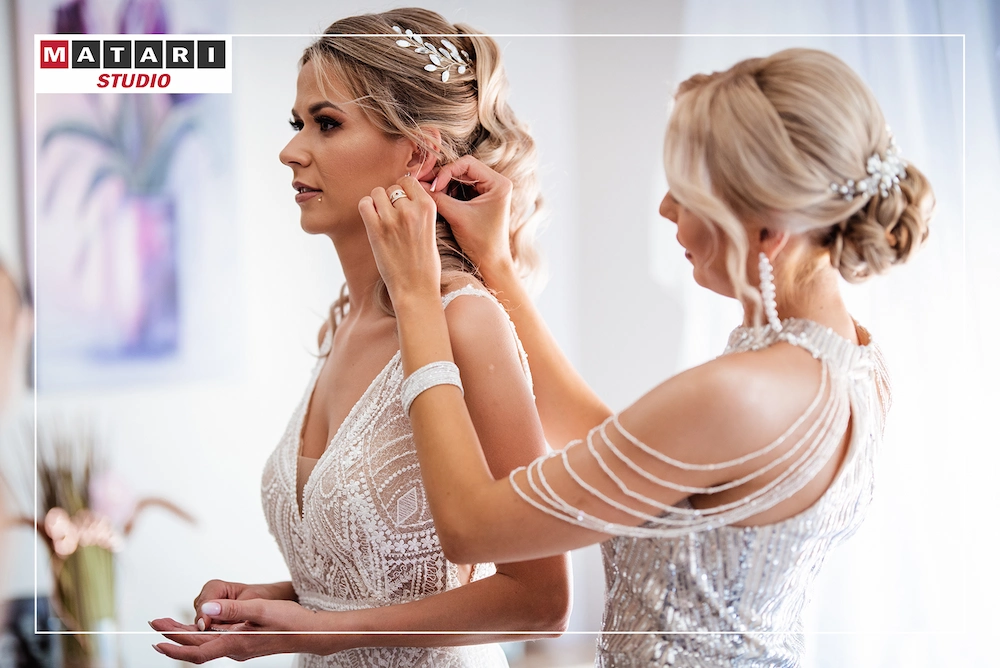 Pan Młody przed ślubem na artystycznym zdjęciu