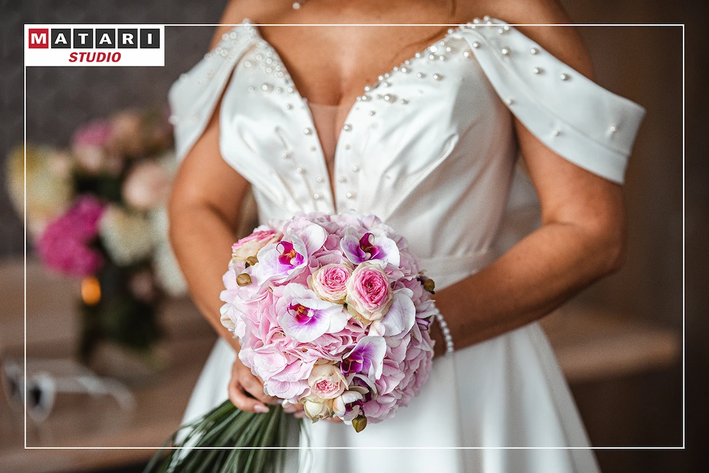 Fotografia przygotowań ślubnych w ciepłej atmosferze