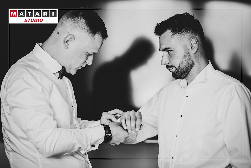 Fotografia przygotowań ślubnych z artystycznym ujęciem