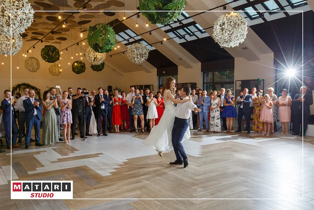 Szczegół dekoracji sali weselnej