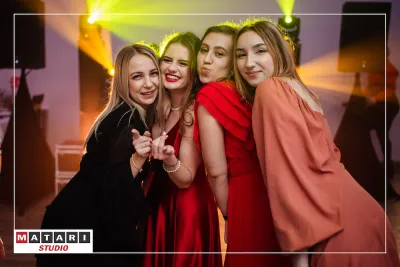 Kamerzysta na osiemnastkę w Toruniu - emocje na parkiecie
