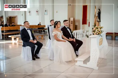 Kamerzysta na wesele uwiecznia wzruszenie rodziców