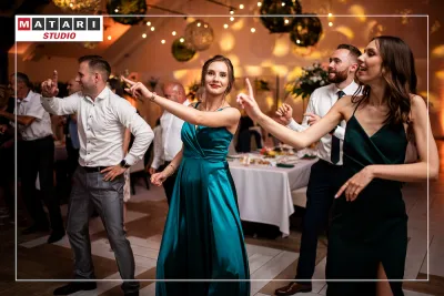 Romantyczny moment Pary Młodej na weselu